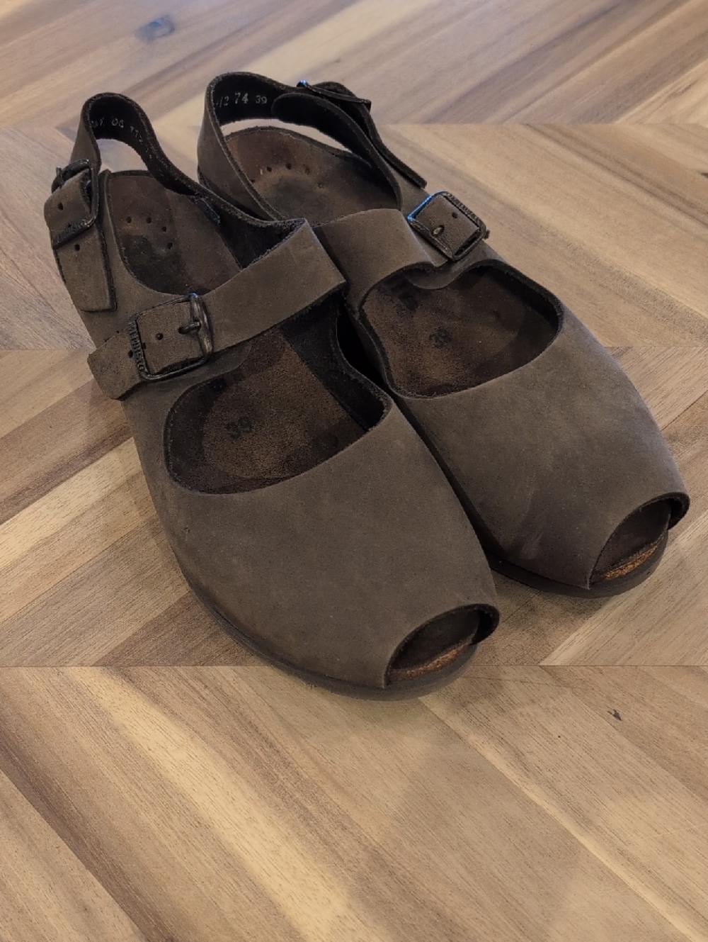 Mephisto Brown Suede Peep-Toe Buckle Wedge Sandals 39
